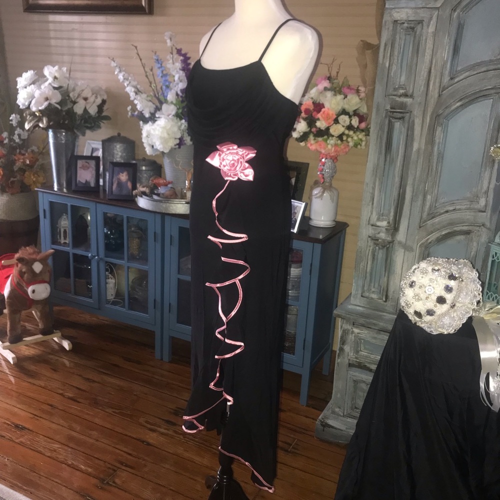 NWT Beautiful EverPretty dress with pink trim